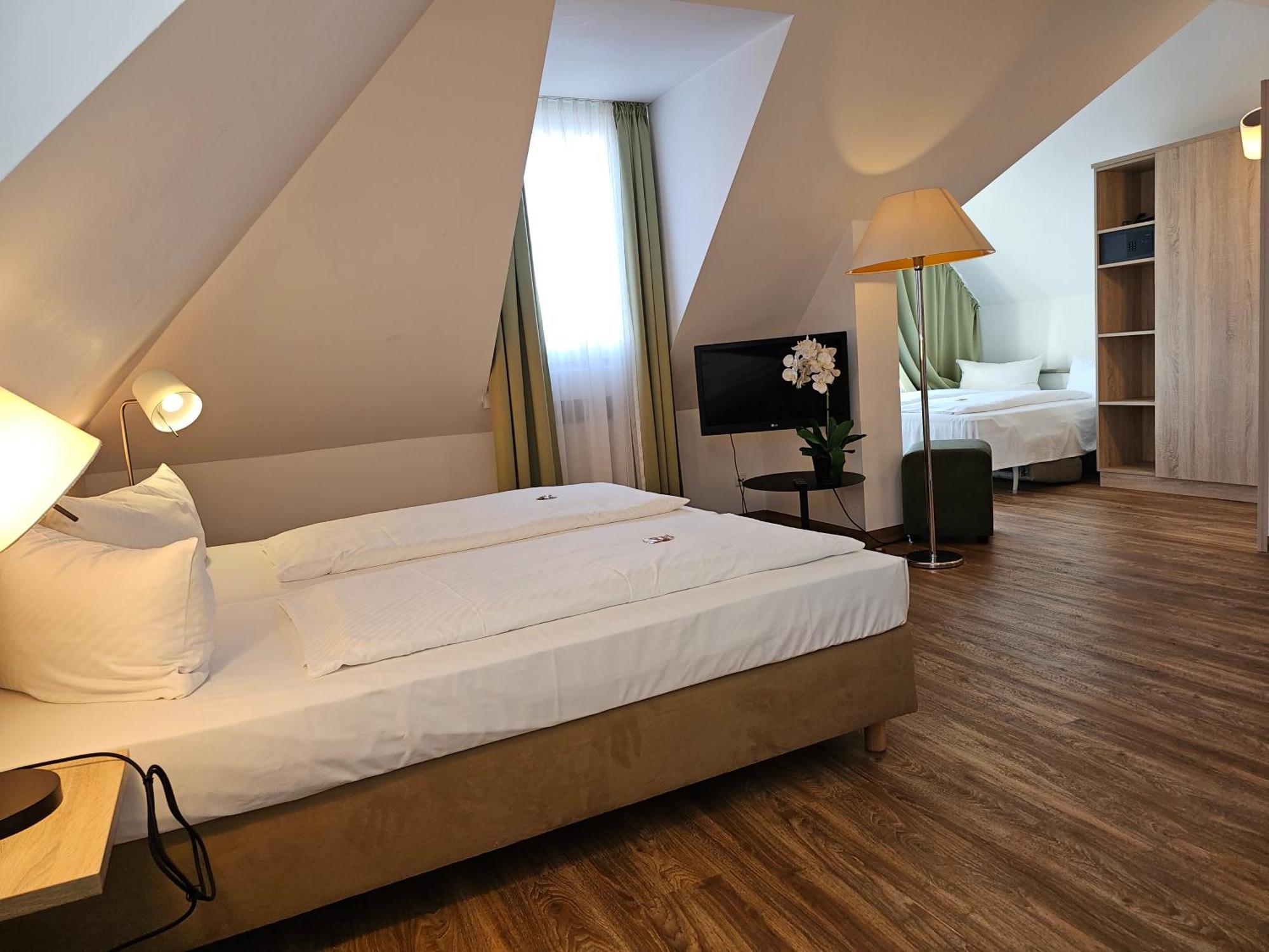 Hotel Alpha Nürnberg Exteriör bild